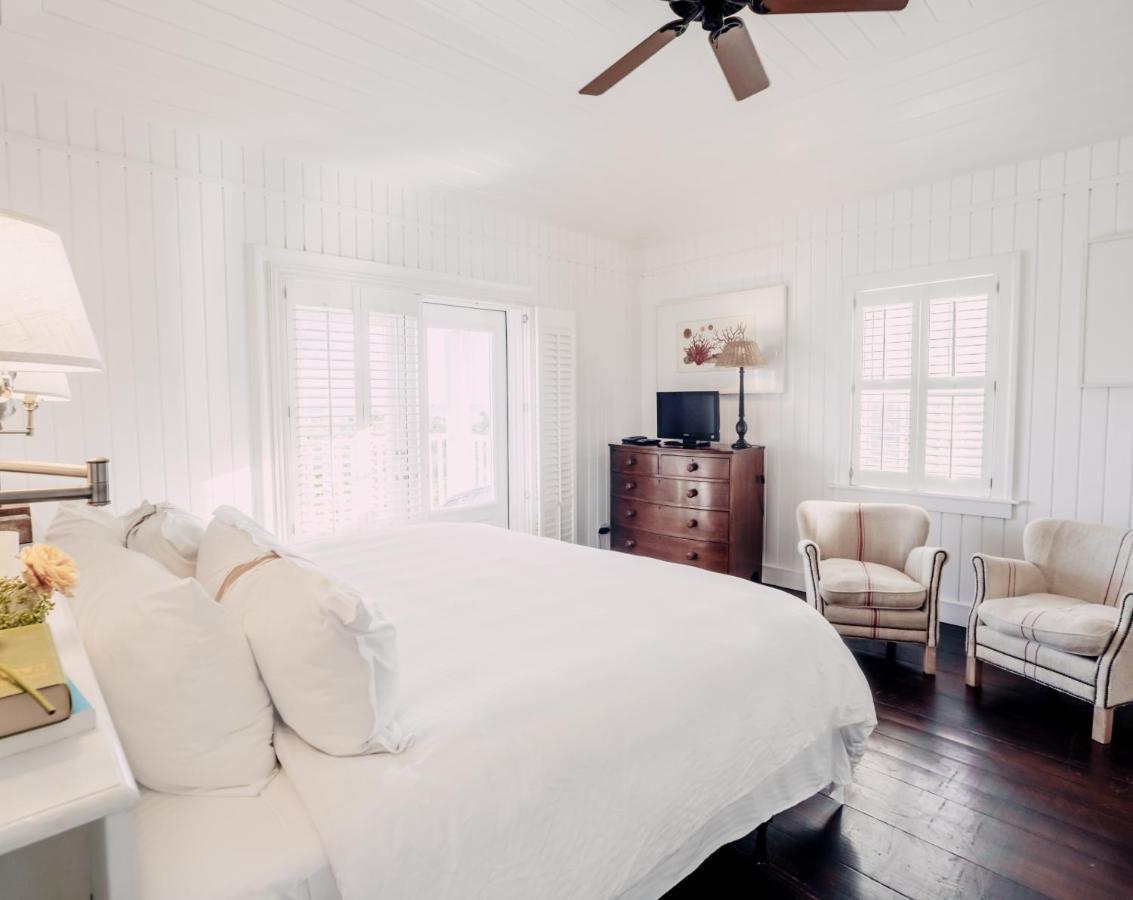 Pink Sands Resort Dunmore Town Esterno foto